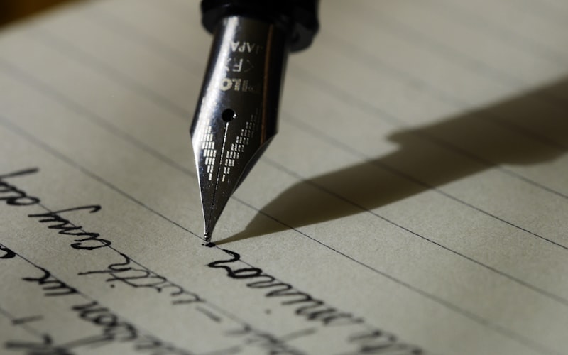 Biografia vs Autobiografia: Quale Scegliere e Perché